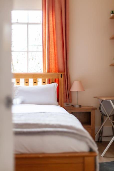 Spacious & Central 3-Bed Flat By Popular Waterloo! Londýn Exteriér fotografie