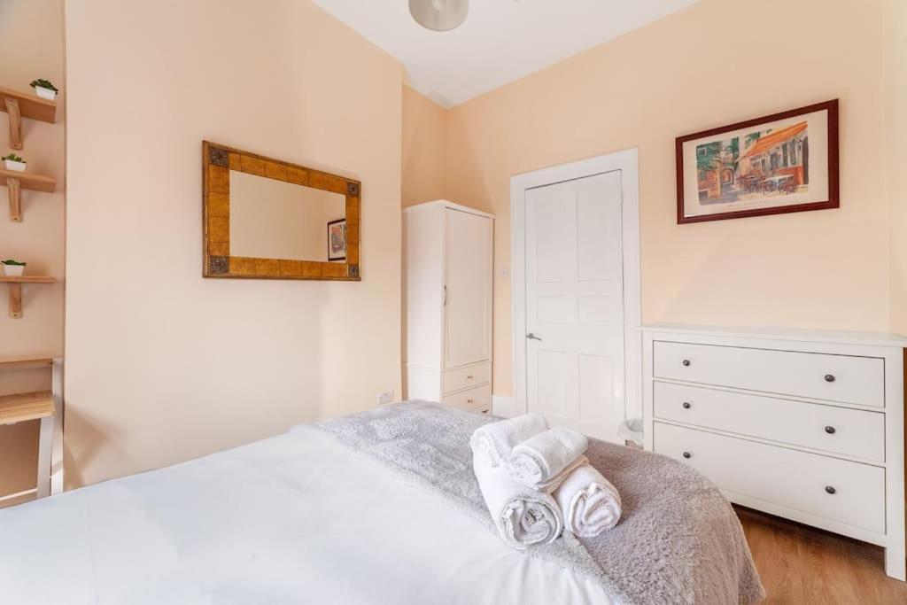 Spacious & Central 3-Bed Flat By Popular Waterloo! Londýn Exteriér fotografie